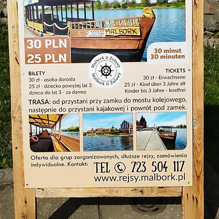 Zamek I Rzeka- W Malborku *